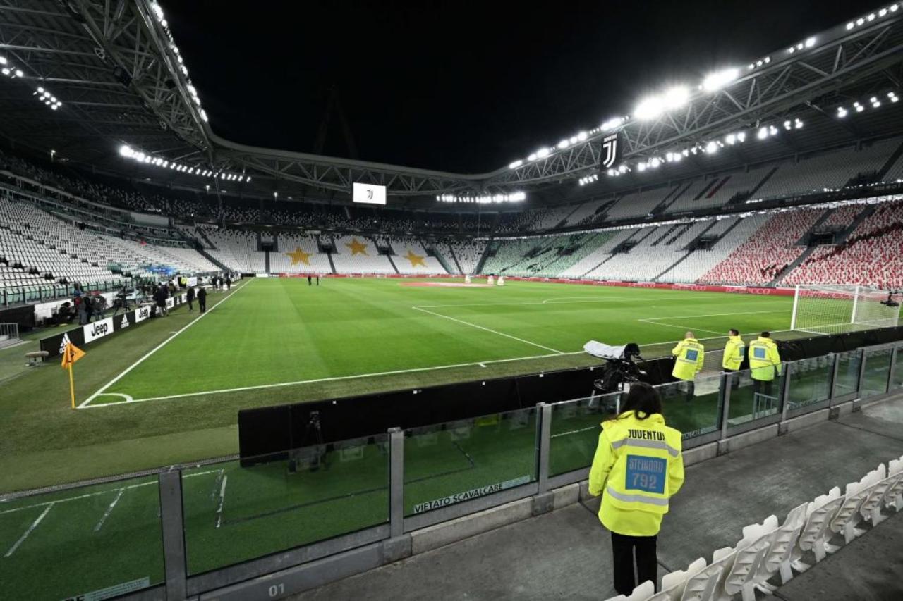 Tra Stadio E Storia - Fronte Allianz Stadium Juventus Venaria Reale Bagian luar foto